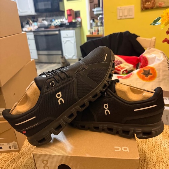 ON CLOUD CLOUD 6 sz 10.5 mens new in box online for $160 plus tax EVERYWHERE!!! - Picture 4 of 5